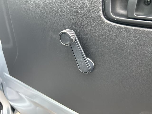 ハイゼットトラック スタンダード　軽トラック　ＣＶＴ　衝突被害軽減システム　クリアランスソナー　アイドリングストップ　オートライト　ＡＢＳ　ＥＳＣ　エアコン　パワーステアリング（41枚目）