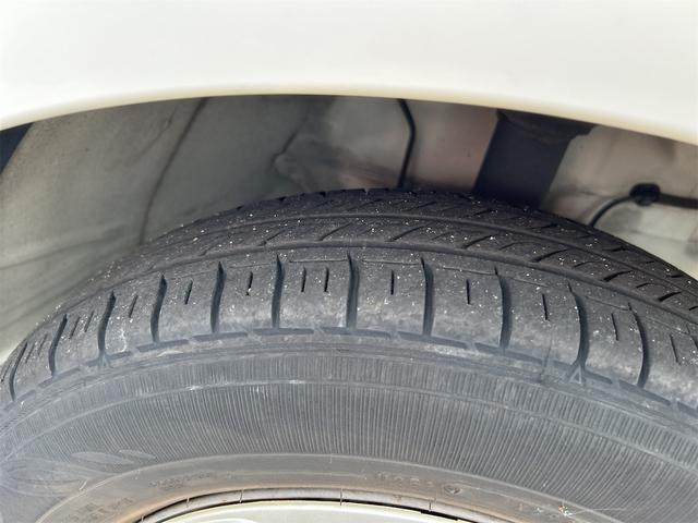 アルト L クリアランスソナー レーンアシスト 衝突被害軽減システム オートライト キーレスエントリー アイドリングストップ シートヒーター CVT 盗難防止システム ABS ESC ミュージックプレイヤー接続可(10枚目)