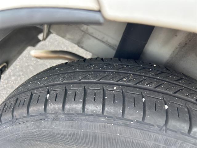 アルト L クリアランスソナー レーンアシスト 衝突被害軽減システム オートライト キーレスエントリー アイドリングストップ シートヒーター CVT 盗難防止システム ABS ESC ミュージックプレイヤー接続可(17枚目)