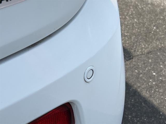 アルト L クリアランスソナー レーンアシスト 衝突被害軽減システム オートライト キーレスエントリー アイドリングストップ シートヒーター CVT 盗難防止システム ABS ESC ミュージックプレイヤー接続可(22枚目)