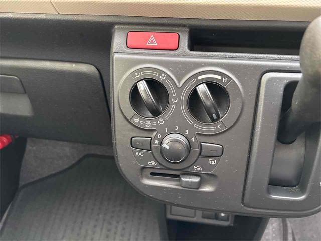 アルト L クリアランスソナー レーンアシスト 衝突被害軽減システム オートライト キーレスエントリー アイドリングストップ シートヒーター CVT 盗難防止システム ABS ESC CD(31枚目)