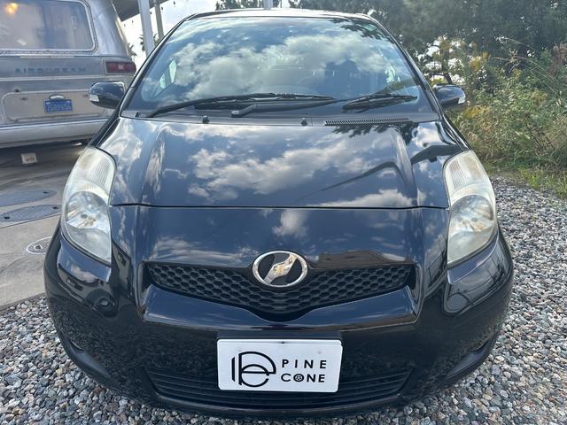 ヴィッツ Fリミテッド 禁煙車/スマートキー/フルセグナビ/ETC/電動格納ミラー/(4枚目)