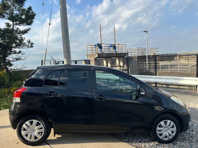 ヴィッツ Fリミテッド 禁煙車/スマートキー/フルセグナビ/ETC/電動格納ミラー/(6枚目)