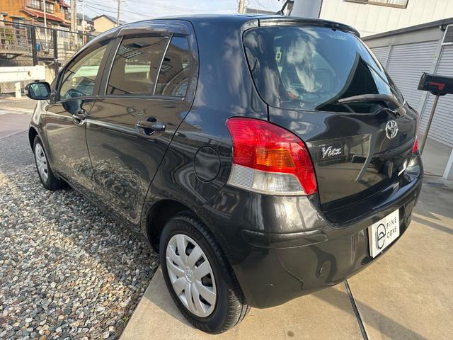 ヴィッツ Fリミテッド 禁煙車/スマートキー/フルセグナビ/ETC/電動格納ミラー/(9枚目)