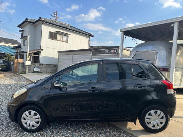 ヴィッツ Fリミテッド 禁煙車/スマートキー/フルセグナビ/ETC/電動格納ミラー/(10枚目)