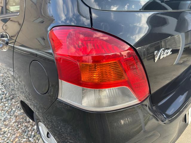 ヴィッツ Fリミテッド 禁煙車/スマートキー/フルセグナビ/ETC/電動格納ミラー/(18枚目)