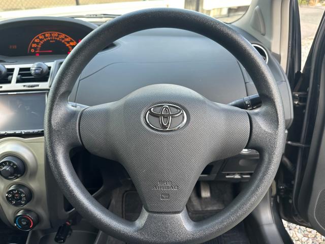 ヴィッツ Fリミテッド 禁煙車/スマートキー/フルセグナビ/ETC/電動格納ミラー/(32枚目)