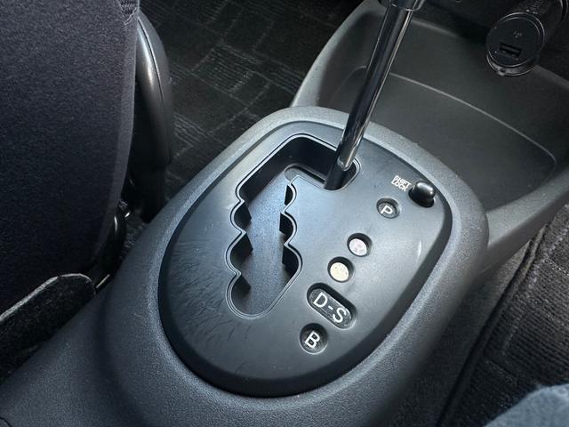 ヴィッツ Fリミテッド 禁煙車/スマートキー/フルセグナビ/ETC/電動格納ミラー/(39枚目)