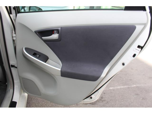 プリウス Ｓ　検査９年１１月／走行１１１５００ｋｍ／１オーナー／禁煙車／記録簿／ＥＴＣ／タイミングチェーン車（32枚目）