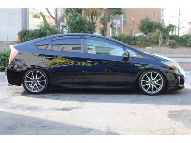 プリウス Ｇ　検査７年１１月／Ｇ，Ｓアルミ／ドラレコ／レーダー／ムーンルーフソーラー付／純正ＨＤＤナビ／フルセグＴＶ／バックカメラ／ＥＴＣ／社外マフラー／車高調／ＵＳヘッドライト／社外テール／タイミングチェーン車（5枚目）