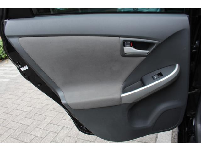 プリウス Ｇ　検査７年１１月／Ｇ，Ｓアルミ／ドラレコ／レーダー／ムーンルーフソーラー付／純正ＨＤＤナビ／フルセグＴＶ／バックカメラ／ＥＴＣ／社外マフラー／車高調／ＵＳヘッドライト／社外テール／タイミングチェーン車（41枚目）