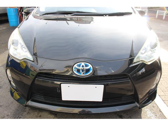 アクア Ｓ　検査９年１１月／黒革調シートカバー／社外ナビ／ＴＶ／ＥＴＣ／社外アルミ／タイミングチェーン車（11枚目）