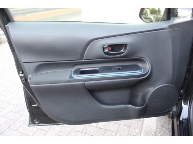 アクア Ｓ　検査９年１１月／黒革調シートカバー／社外ナビ／ＴＶ／ＥＴＣ／社外アルミ／タイミングチェーン車（42枚目）