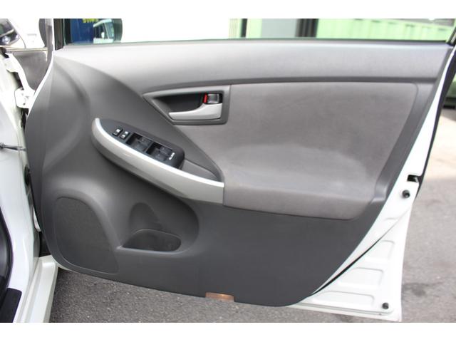 プリウス Ｓ　検査８年５月／２０２４年製タイヤ／社外ナビ／ＴＶ／ＥＴＣ／バックモニター／タイミングチェーン車（33枚目）