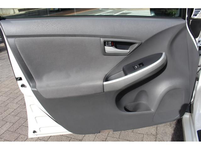 プリウス Ｓ　検査８年５月／２０２４年製タイヤ／社外ナビ／ＴＶ／ＥＴＣ／バックモニター／タイミングチェーン車（41枚目）