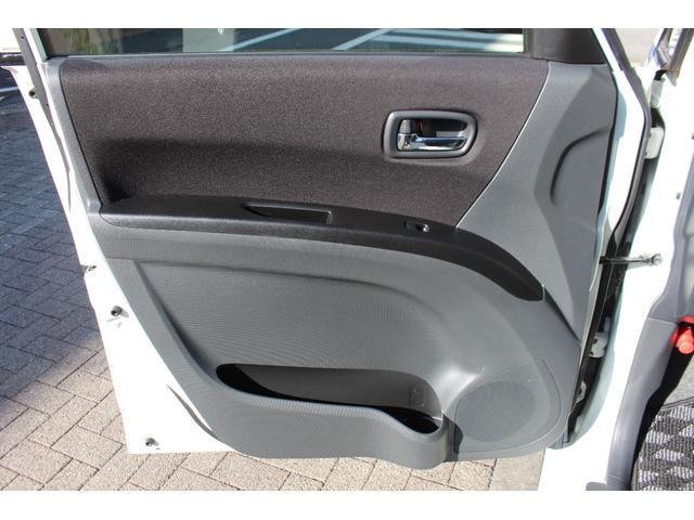 ソリオ ブラック＆ホワイトＩＩ　アイドリングストップ　検査８年３月／走行１１３２００ｋｍ／整備記録簿／純正フルエアロ／社外ナビ／電動スライドドア／ＥＴＣ／シートヒーター／ＬＥＤヘッドライト（39枚目）