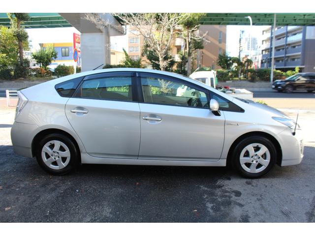 プリウス S 検査8年12月/整備記録簿/社外ナビ/地デジ/バックカメラ/スマートキー/タイミングチェーン車(9枚目)