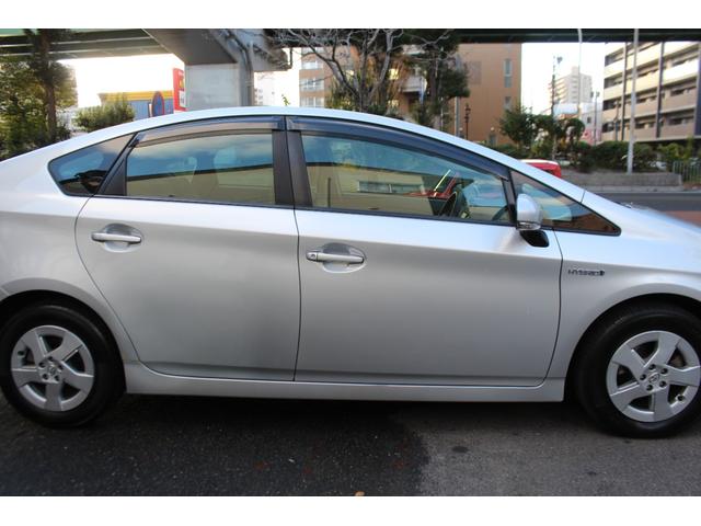 プリウス S 検査8年12月/整備記録簿/社外ナビ/地デジ/バックカメラ/スマートキー/タイミングチェーン車(17枚目)