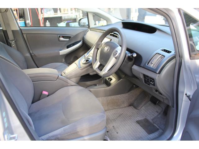 プリウス S 検査8年12月/整備記録簿/社外ナビ/地デジ/バックカメラ/スマートキー/タイミングチェーン車(31枚目)