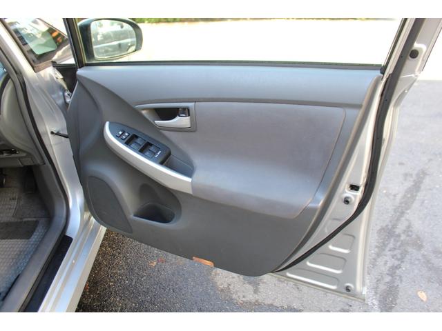 プリウス S 検査8年12月/整備記録簿/社外ナビ/地デジ/バックカメラ/スマートキー/タイミングチェーン車(33枚目)