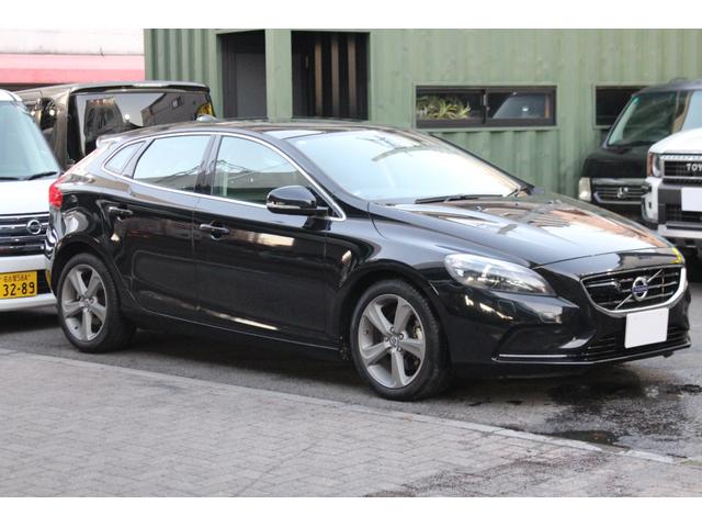 Ｖ４０ Ｔ４　ＳＥ　検査８年６月／レザーシート／パノラマガラスルーフ／純正ナビ／ＴＶ／バックモニター（4枚目）