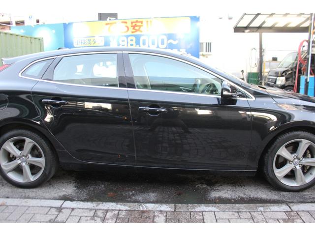 Ｖ４０ Ｔ４　ＳＥ　検査８年６月／レザーシート／パノラマガラスルーフ／純正ナビ／ＴＶ／バックモニター（17枚目）