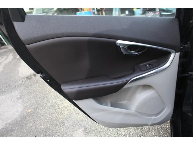 Ｖ４０ Ｔ４　ＳＥ　検査８年６月／レザーシート／パノラマガラスルーフ／純正ナビ／ＴＶ／バックモニター（41枚目）