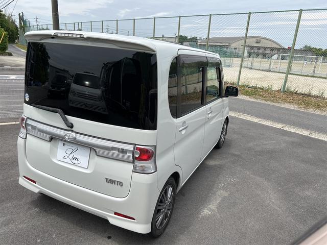 タント カスタムＬ　ＥＴＣ　スライドドア　ナビ　ＴＶ　ＨＩＤ　キーレスエントリー　電動格納ミラー　ベンチシート　ＡＴ　盗難防止システム　ＣＤ　ＤＶＤ再生　アルミホイール　衝突安全ボディ　エアコン　パワーステアリング（15枚目）