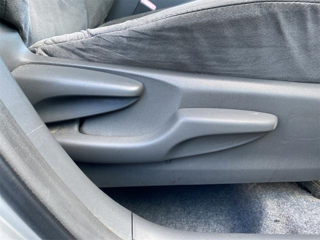 プリウス G バックカメラ ナビ TV クリアランスソナー オートクルーズコントロール オートライト サンルーフ スマートキー 電動格納ミラー CVT 盗難防止システム 衝突安全ボディ ABS ESC CD(42枚目)