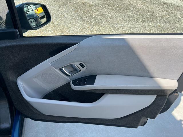 ｉ３ レンジ・エクステンダー装備車　レンジ・エクステンダー装備車（４名）ＬＥＤヘッド　ＨＤＤナビ　バックカメラ　ＤＴＶ　ＥＴＣ（15枚目）