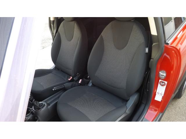 MINI クーパー HIDヘッドライト・ETC車載器・規格外17インチアルミ・プッシュスタート・CD・ラジオ・AUX・オートエアコン・MTモード付AT・イルミネーション(21枚目)