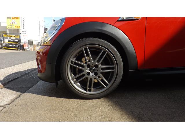 MINI クーパー HIDヘッドライト・ETC車載器・規格外17インチアルミ・プッシュスタート・CD・ラジオ・AUX・オートエアコン・MTモード付AT・イルミネーション(30枚目)