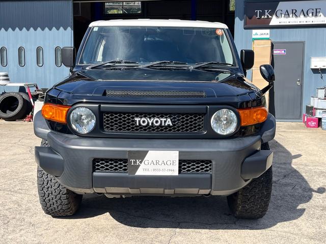 FJクルーザー ブラックカラーパッケージ BFグッドリッチオールテレーン社外ステアリングクラッツィオシートカバーデジタルインナーミラードラレコリヤデフロックA-TRACリヤコーナーセンサー(3枚目)