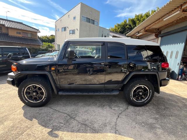 FJクルーザー ブラックカラーパッケージ BFグッドリッチオールテレーン社外ステアリングクラッツィオシートカバーデジタルインナーミラードラレコリヤデフロックA-TRACリヤコーナーセンサー(5枚目)