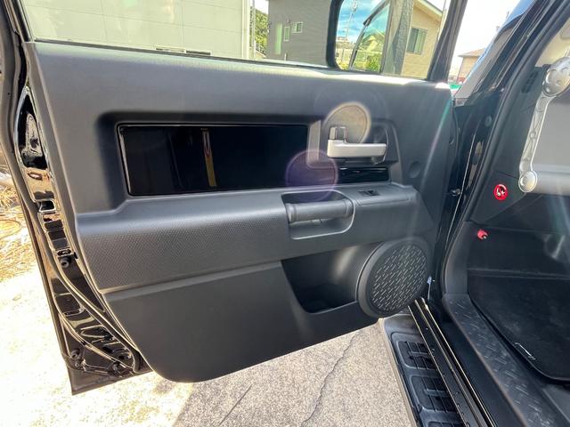 FJクルーザー ブラックカラーパッケージ BFグッドリッチオールテレーン社外ステアリングクラッツィオシートカバーデジタルインナーミラードラレコリヤデフロックA-TRACリヤコーナーセンサー(37枚目)