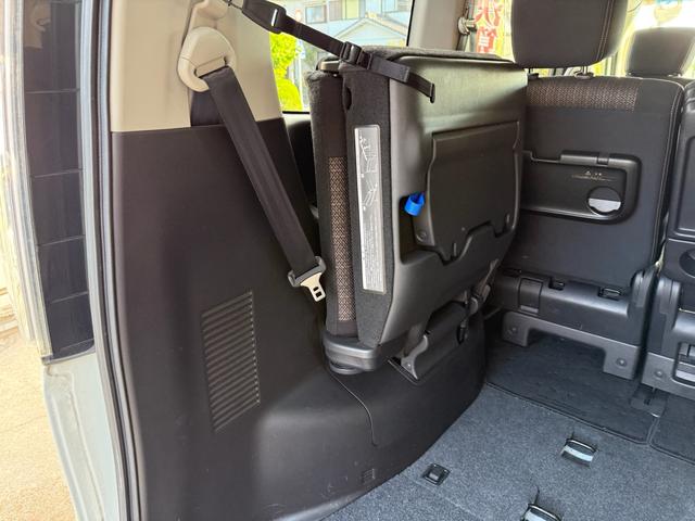 セレナ ハイウェイスターＳ－ＨＶアドバンスドセーフティパック　車検整備付き　フロントカメラ　３列　衝突軽減Ｂ　パワーステアリング　フルフラット　オートクルーズ　盗難防止装置　スマートキー　キーフリー　寒冷地仕様　アイドリングストップ　ＡＢＳ　サイドカメラ　ＰＷ（20枚目）
