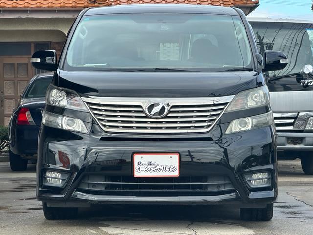 ヴェルファイア 2.4Z プラチナセレクションII 車検整備付き スマートキープッシュスタート リアエアコン 盗難防止システム 3列シート 衝突安全ボディ サイドエアバック 助手席エアバッグ パワーウィンドゥ パワーステアリング オットマン(2枚目)