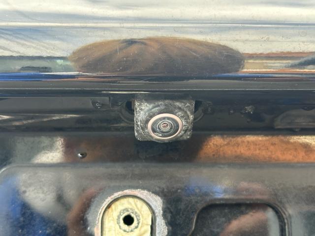 ヴェルファイア 2.4Z プラチナセレクションII 車検整備付き スマートキープッシュスタート リアエアコン 盗難防止システム 3列シート 衝突安全ボディ サイドエアバック 助手席エアバッグ パワーウィンドゥ パワーステアリング オットマン(18枚目)