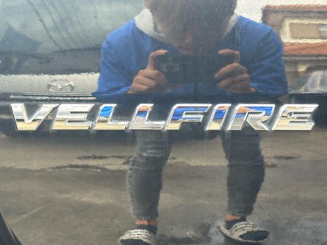 ヴェルファイア 2.4Z プラチナセレクションII 車検整備付き スマートキープッシュスタート リアエアコン 盗難防止システム 3列シート 衝突安全ボディ サイドエアバック 助手席エアバッグ パワーウィンドゥ パワーステアリング オットマン(19枚目)