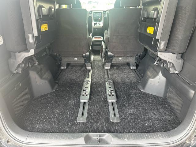 ヴェルファイア 2.4Z プラチナセレクションII 車検整備付き スマートキープッシュスタート リアエアコン 盗難防止システム 3列シート 衝突安全ボディ サイドエアバック 助手席エアバッグ パワーウィンドゥ パワーステアリング オットマン(21枚目)