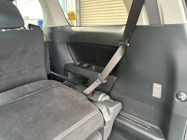 ヴェルファイア 2.4Z プラチナセレクションII 車検整備付き スマートキープッシュスタート リアエアコン 盗難防止システム 3列シート 衝突安全ボディ サイドエアバック 助手席エアバッグ パワーウィンドゥ パワーステアリング オットマン(23枚目)