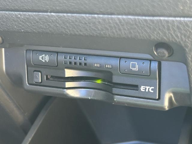 ヴェルファイア 2.4Z プラチナセレクションII 車検整備付き スマートキープッシュスタート リアエアコン 盗難防止システム 3列シート 衝突安全ボディ サイドエアバック 助手席エアバッグ パワーウィンドゥ パワーステアリング オットマン(45枚目)