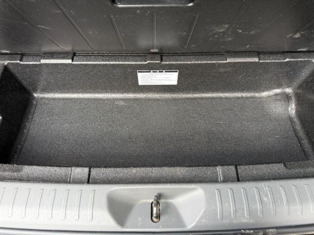 プリウスアルファ Ｓ　チューン　ブラック　車検整備付き　ＰＷ　フルフラット　セキュリティー　横滑り防止　スマートキープッシュスタート　キーレスエントリー　サイドカーテンエアバック　デュアルエアバッグ　衝突安全ボディ　アイドリングストップ（18枚目）