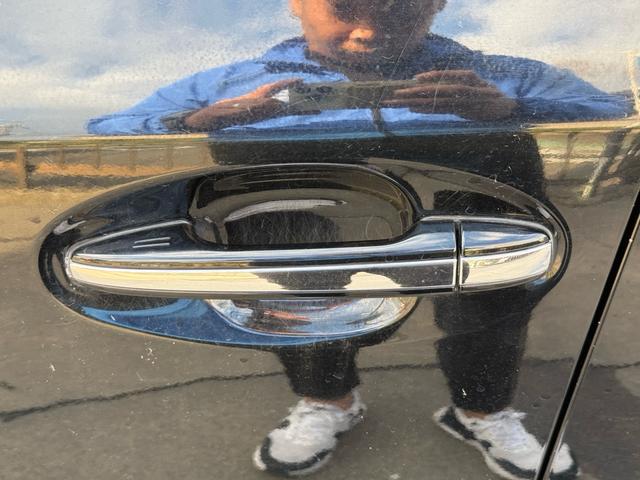 プリウスアルファ Ｓ　チューン　ブラック　車検整備付き　ＰＷ　フルフラット　セキュリティー　横滑り防止　スマートキープッシュスタート　キーレスエントリー　サイドカーテンエアバック　デュアルエアバッグ　衝突安全ボディ　アイドリングストップ（23枚目）