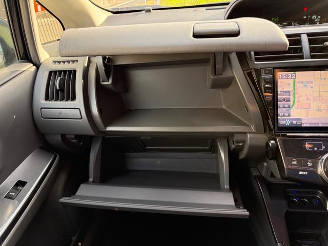 プリウスアルファ Ｓ　チューン　ブラック　車検整備付き　ＰＷ　フルフラット　セキュリティー　横滑り防止　スマートキープッシュスタート　キーレスエントリー　サイドカーテンエアバック　デュアルエアバッグ　衝突安全ボディ　アイドリングストップ（33枚目）