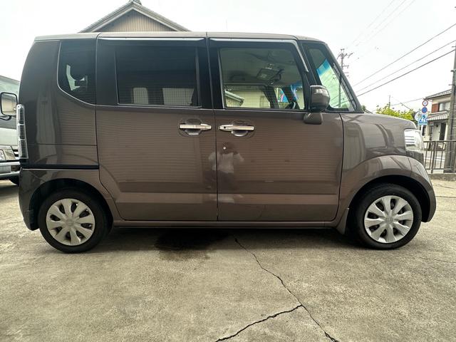 N-BOX G SSパッケージ 車検R8/7月 Iストップ イモビ スマートキー&プッシュスタート ベンチシ-ト フルオートエアコン キーレスエントリ パワーウインドウ 衝突安全ボディ 横滑防止 ABS ダブルエアバック(10枚目)