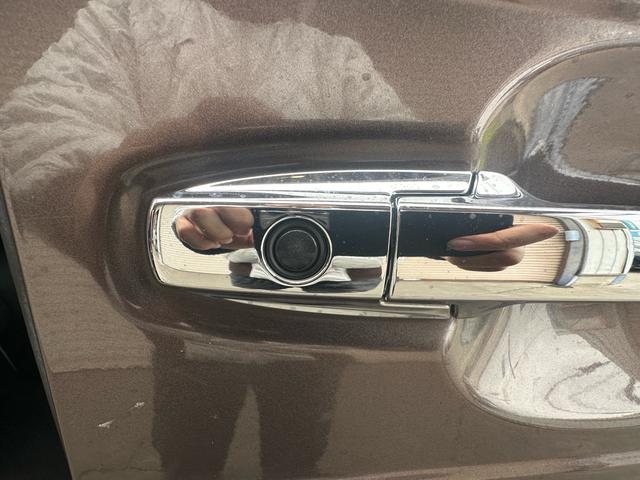 N-BOX G SSパッケージ 車検R8/7月 Iストップ イモビ スマートキー&プッシュスタート ベンチシ-ト フルオートエアコン キーレスエントリ パワーウインドウ 衝突安全ボディ 横滑防止 ABS ダブルエアバック(12枚目)