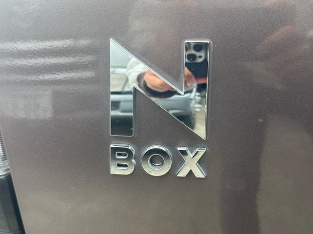 N-BOX G SSパッケージ 車検R8/7月 Iストップ イモビ スマートキー&プッシュスタート ベンチシ-ト フルオートエアコン キーレスエントリ パワーウインドウ 衝突安全ボディ 横滑防止 ABS ダブルエアバック(17枚目)