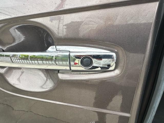 N-BOX G SSパッケージ 車検R8/7月 Iストップ イモビ スマートキー&プッシュスタート ベンチシ-ト フルオートエアコン キーレスエントリ パワーウインドウ 衝突安全ボディ 横滑防止 ABS ダブルエアバック(27枚目)