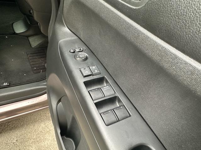 N-BOX G SSパッケージ 車検R8/7月 Iストップ イモビ スマートキー&プッシュスタート ベンチシ-ト フルオートエアコン キーレスエントリ パワーウインドウ 衝突安全ボディ 横滑防止 ABS ダブルエアバック(31枚目)